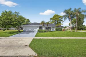 100 Miramar Ave Royal Palm Beach, FL 33411 - MLS#A11902023