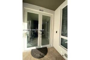 6621 Nw 105th Ct 6621 Doral, FL 33178 - MLS#A11902195