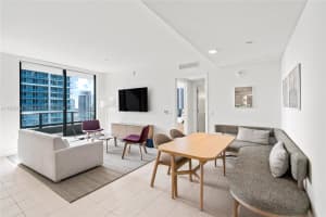 159 Ne 6th St 2405 Miami, FL 33132 - MLS#A11902252