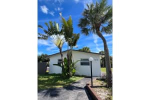 1412 Sw 41st Ave Rear Fort Lauderdale, FL 33317 - MLS#A11902278