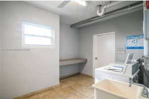 1425 Atlantic Shores Blvd 204 Hallandale Beach, FL 33009 - MLS#A11902294