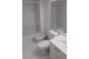 17350 Nw 67th Ave 111 Hialeah, FL 33015 - MLS#A11902351