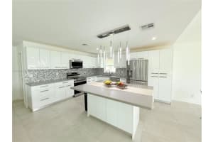 10626 Nw 7th St 10626 Pembroke Pines, FL 33026 - MLS#A11902353