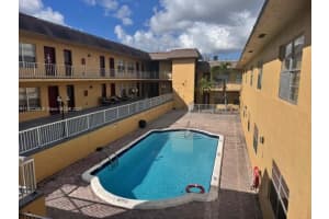 6840 Pembroke Rd #201 201 Pembroke Pines, FL 33023 - MLS#A11902386