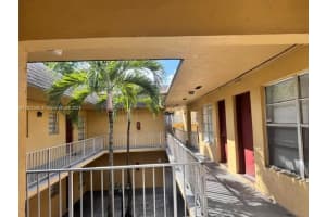 6840 Pembroke Rd #201 201 Pembroke Pines, FL 33023 - MLS#A11902386