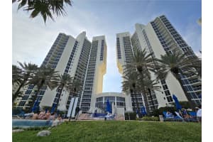 19333 Collins Ave 909 Sunny Isles Beach, FL 33160 - MLS#A11902437