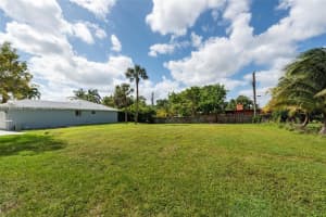 2449 Sw 43rd Ter Fort Lauderdale, FL 33317 Sold 12/12/25