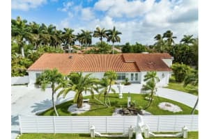 13921 Sw 30th St, Miami