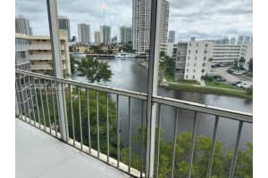 2930 Point East Dr E610, Aventura