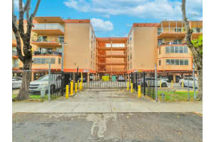 1890 W 56th St 1307 Hialeah, FL 33012 - MLS#A11902575