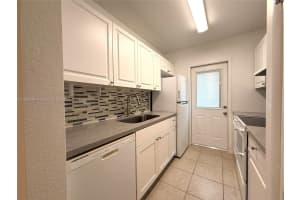 1450 Atlantic Shores Blvd 110 Hallandale Beach, FL 33009 - MLS#A11902596