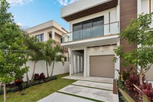 1215 Ne 11th Ave B Fort Lauderdale, FL 33304 - MLS#A11902628