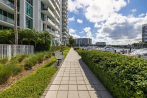 7928 East Dr 106 North Bay Village, FL 33141 - Off Market