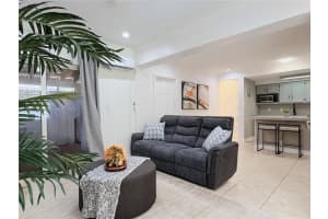 1726 Thomas St 2 Hollywood, FL 33020 - MLS#A11902710