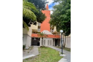 8333 Lake Dr 404 Doral, FL 33166 - MLS#A11902753