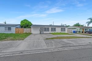 6941 Sheridan St Hollywood, FL 33024 - MLS#A11902823