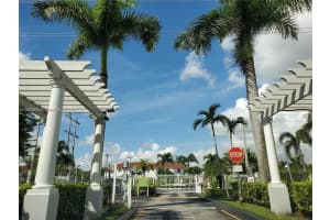 5560 Nw 107th Ave 1015 Doral, FL 33178 - MLS#A11902832