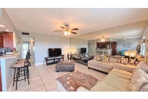 4025 Farnham O 4025 Deerfield Beach, FL 33442 - MLS#A11902859