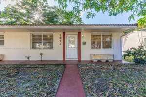 1010 N 69th Way Hollywood, FL 33024 - MLS#A11902869