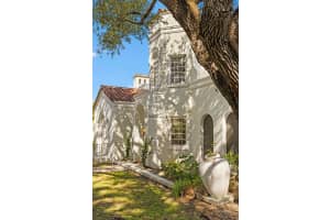 907 Alhambra Cir Coral Gables, FL 33134 - MLS#A11902920