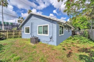 515 Ne 11th St Fort Lauderdale, FL 33304 - MLS#A11902945