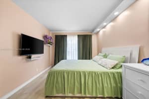 1001 Three Islands Blvd 29 Hallandale Beach, FL 33009 - MLS#A11903027