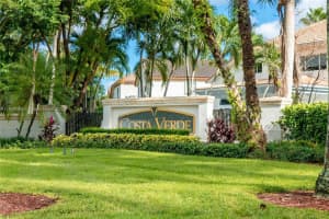 9921 Nw 32 St, Doral