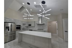 4 Alford Ct Palm Beach Gardens, FL 33418 - Off Market