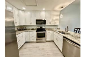 6300 Royal Woods 6300 Fort Myers, FL 33908 - MLS#A11903114