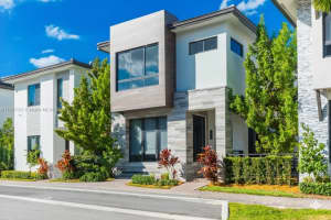 8013 Nw 42nd St, Doral 8013 Nw 42nd St, Doral