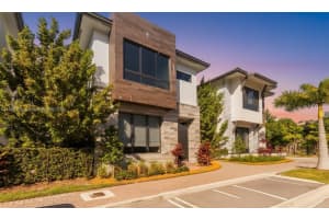 8013 Nw 42nd St Doral, FL 33166 - MLS#A11903123