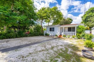 210 Nw 59th Ave Miami, FL 33126 - MLS#A11903227