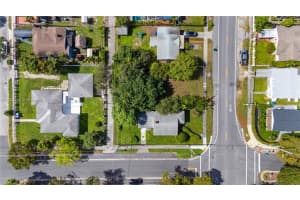 500 Nw 46th St, Miami