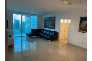 950 Brickell Bay Dr 3505, Miami