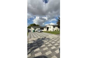 8521 Sw 27th Ter, Miami