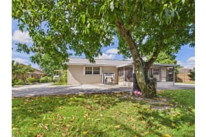 301 Nw 83rd Way Pembroke Pines, FL 33024 - MLS#A11903344