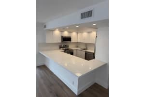 701 Three Islands Blvd 511 Hallandale Beach, FL 33009 - MLS#A11903407