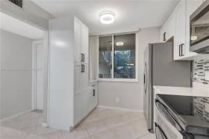 8592 W Sunrise Blvd 317 Plantation, FL 33322 - MLS#A11903434