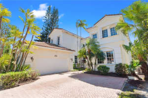 19542 Embassy Ct Miami, FL 33179 - MLS#A11903490