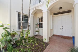 19542 Embassy Ct Miami, FL 33179 - MLS#A11903490