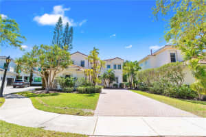 19542 Embassy Ct Miami, FL 33179 - MLS#A11903490