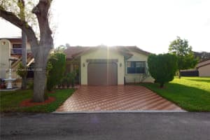 17450 Nw 66th Ct Hialeah, FL 33015 - MLS#A11903501
