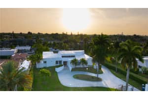 290 Nw 125th Ave Miami, FL 33182 - MLS#A11903561