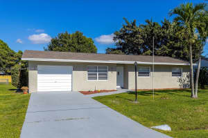 715 Sw Duval Ave Port Saint Lucie, FL 34983 - MLS#A11903579