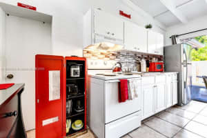 MLS# A11903632, Hollywood, Florida 33020