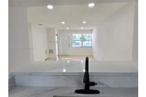 7770 W 8th Ave Hialeah, FL 33014 - MLS#A11903658