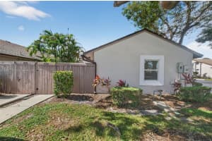 51 Nw 115th Ave 110, Plantation