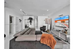 7565 Nw 177th Ter 7565 Hialeah, FL 33015 - MLS#A11903763