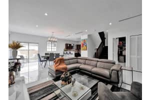 7565 Nw 177th Ter 7565 Hialeah, FL 33015 - MLS#A11903763