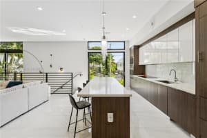 909 Ne 16th Ter 4 Fort Lauderdale, FL 33304 - MLS#A11903841